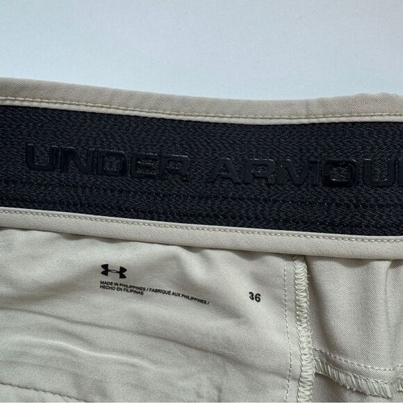 Under Armour Cream Shorts Size 36 - Picture 4 of 9